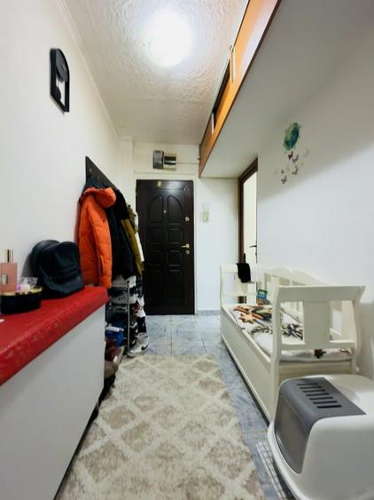 Apartament cu 2 camere nedecomandat, mobilat în Dâmbovița