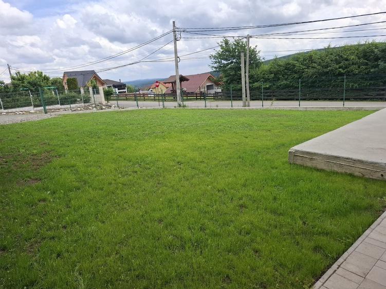 Casă individuală cu 4 camere cu Canalizare în Sadu