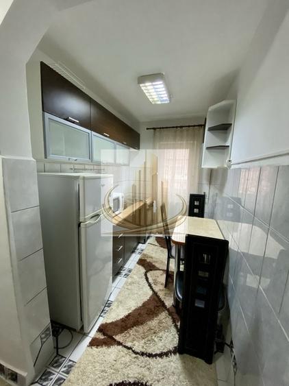 Garsonieră decomandată, mobilată în Girocului