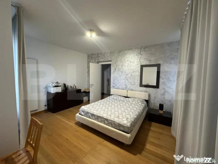 Casă cu 7 camere cu Teren 163 Mp în Lucian Blaga