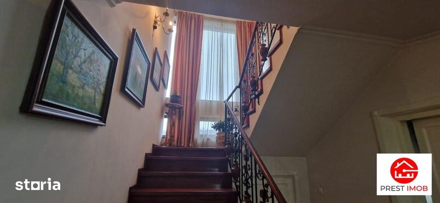 Casă cu 6 camere cu Teren 1725 Mp în Corunca