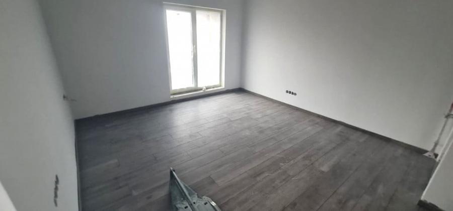 Casă cu 4 camere cu Teren 815 Mp în Șelimbăr
