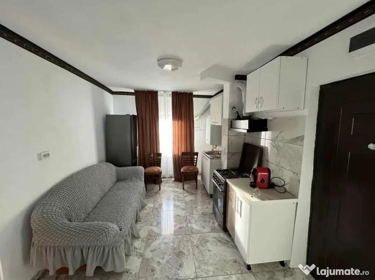 Apartament cu 2 camere semidecomandat în Central