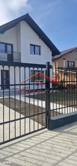 Casă cu 4 camere cu Teren 500 Mp în Cornu
