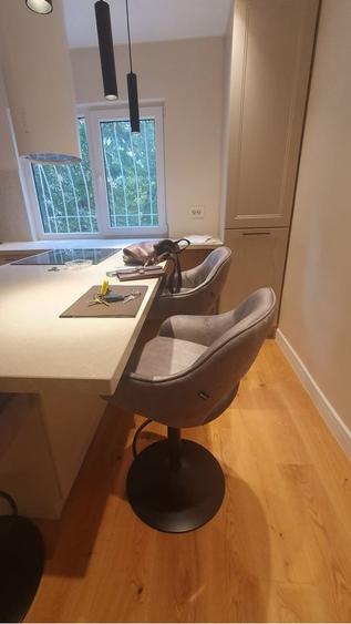 Apartament cu 3 camere decomandat în Exterior Vest
