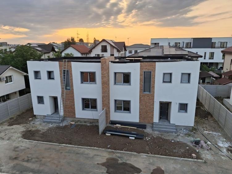 Duplex cu 4 camere cu Canalizare în 1 Decembrie 1918
