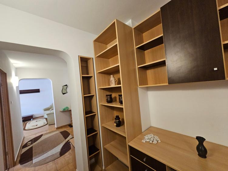 Apartament cu 3 camere decomandat în Gară