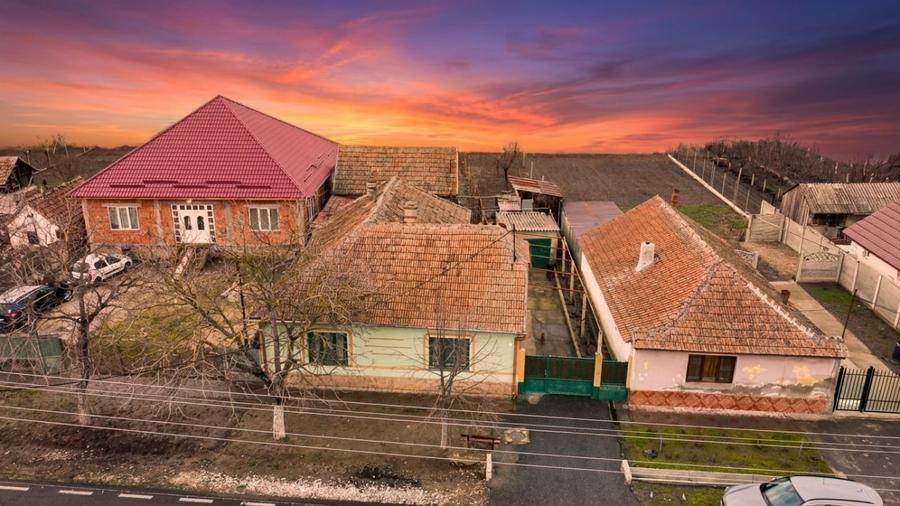 Casă individuală cu 3 camere cu Canalizare în Ciacova