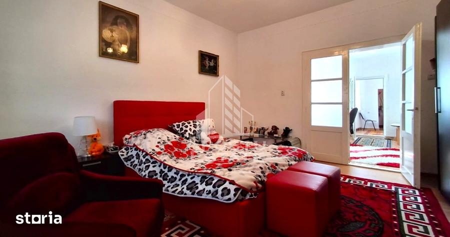 Casă cu 5 camere cu Teren 1439 Mp în Ineu