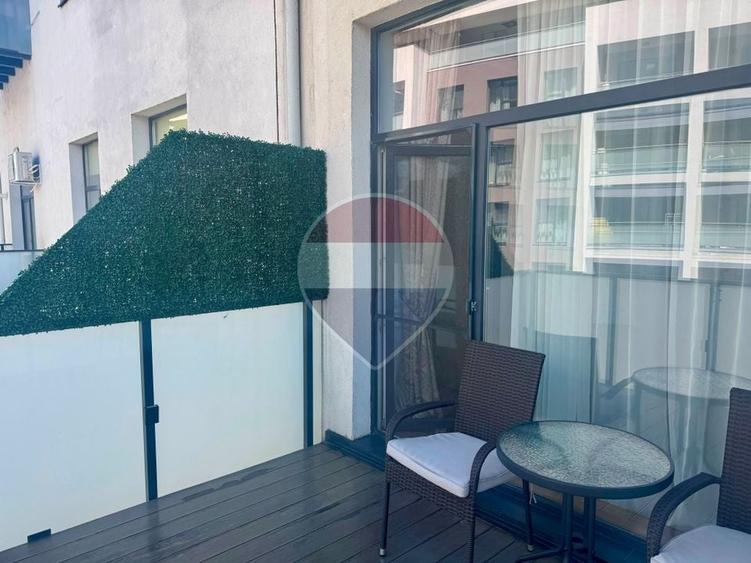 Apartament cu 2 camere semidecomandat, mobilat în Semicentral