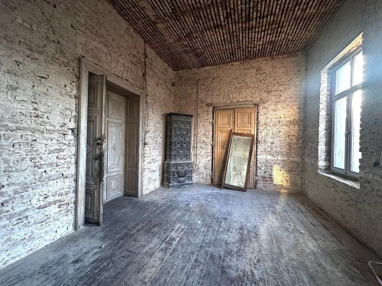 Apartament cu 3 camere semidecomandat în Grădina Icoanei