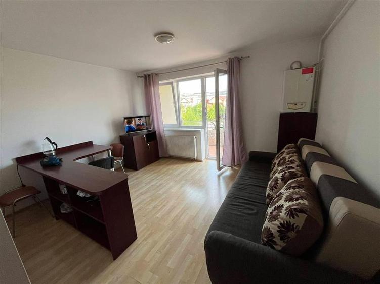 Apartament cu 2 camere decomandat, mobilat în Tractorul