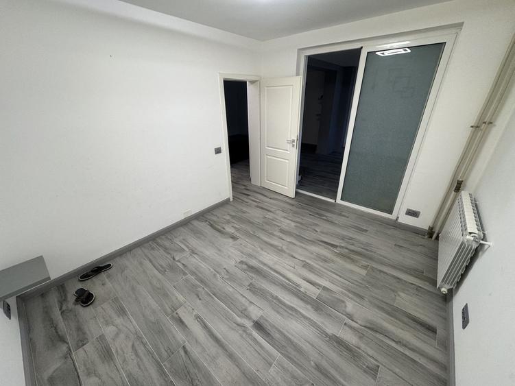 Apartament cu 3 camere semidecomandat, mobilat în Tomis II