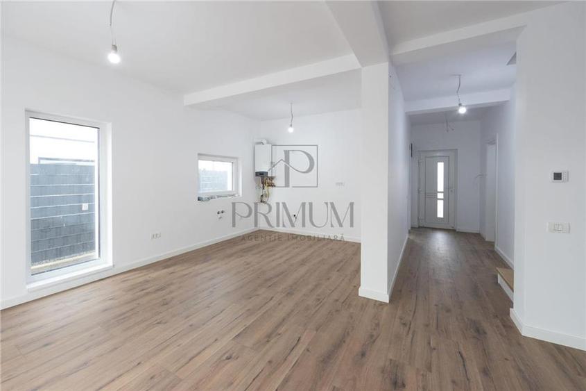 Duplex cu 4 camere cu Canalizare în Moșnița Nouă