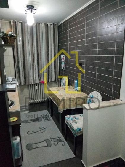 Apartament cu 3 camere semidecomandat, mobilat în Teiul Doamnei