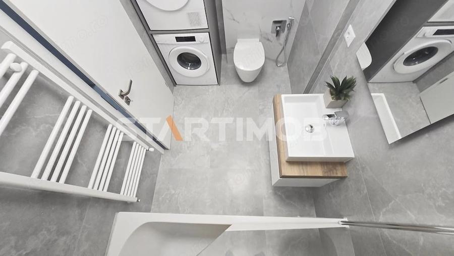 Apartament cu 2 camere decomandat în Tractorul