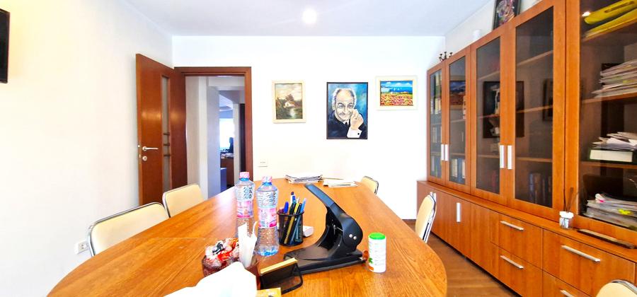 Apartament cu 3 camere decomandat în P-ța Unirii