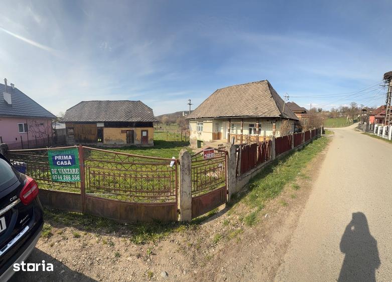 Casă cu 2 camere cu Teren 1400 Mp în Groși