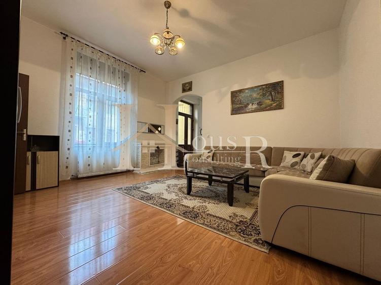 Apartament cu 3 camere semidecomandat, mobilat în Central