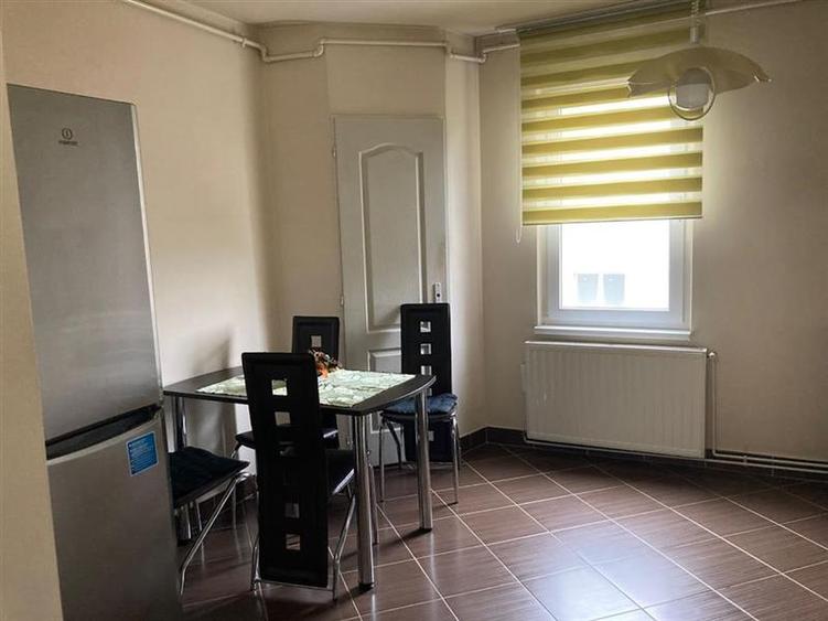 Apartament cu 2 camere decomandat, mobilat în 7 Noiembrie