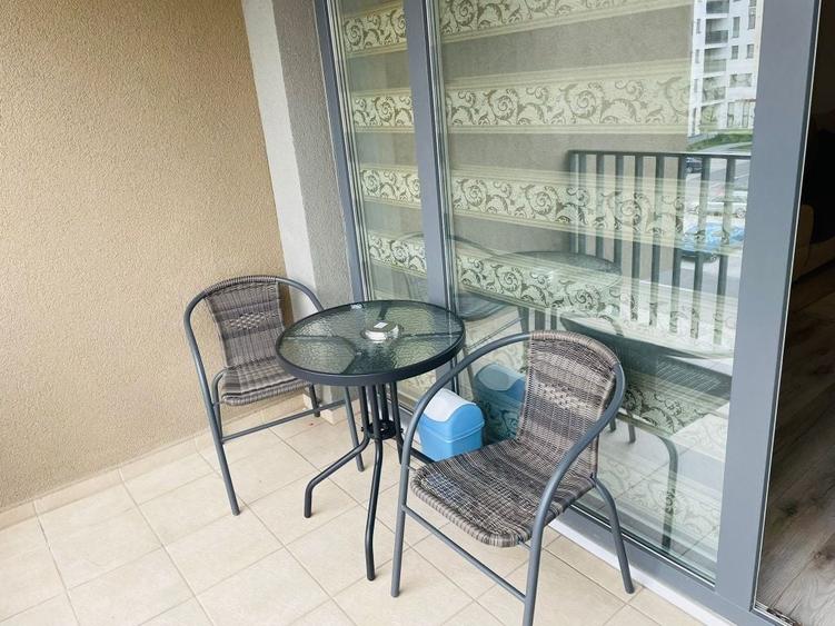 Apartament cu 2 camere decomandat în Noua