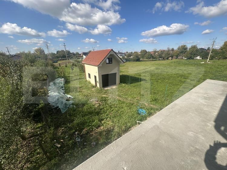 Casă individuală cu 6 camere cu Canalizare în Periferie