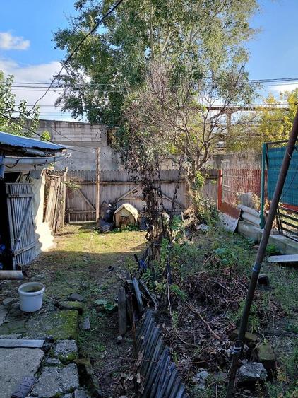 Casă individuală cu 3 camere cu Canalizare în Central
