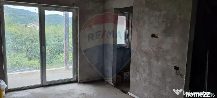 Casă cu 5 camere cu Teren 966 Mp în Tăuții-Măgherăuș
