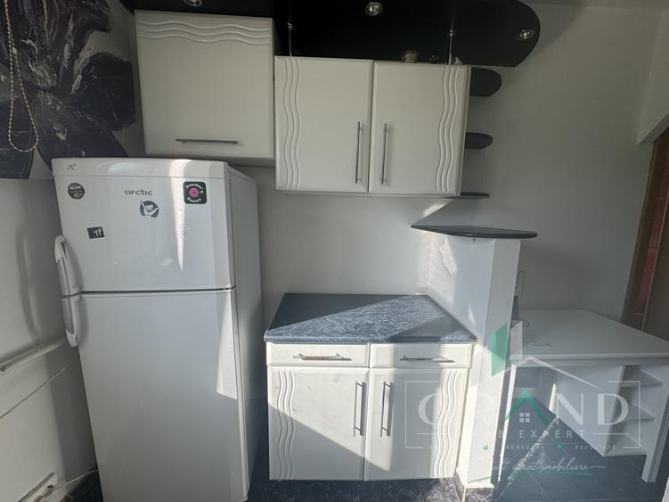 Apartament cu 3 camere semidecomandat, mobilat în Gheorgheni