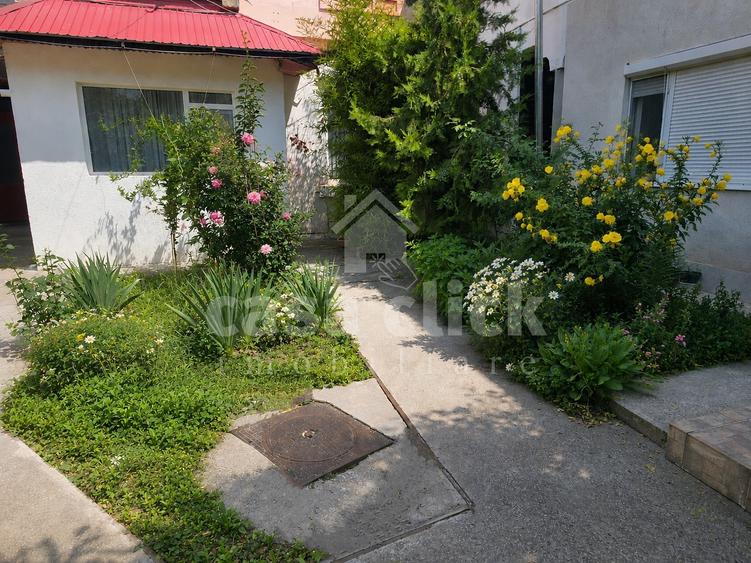 Casă individuală cu 3 camere cu Canalizare în Central