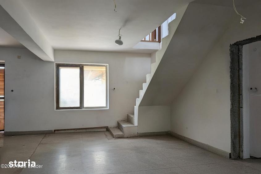 Casă cu 8 camere cu Teren 2063 Mp în Bălilești