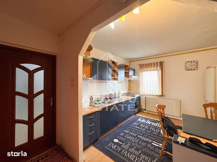 Apartament cu 2 camere semidecomandat în Girocului