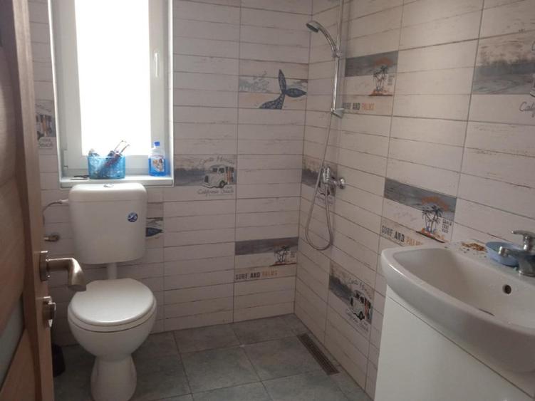 Casă individuală cu 5 camere cu Garaj în Central