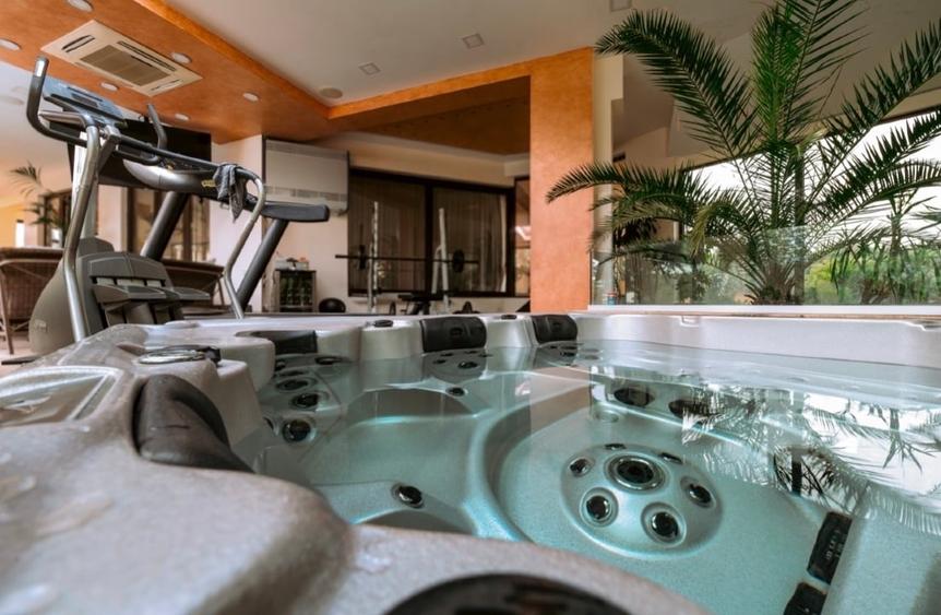 Casă individuală cu 5 camere cu Teren 2548 Mp în Băneasa