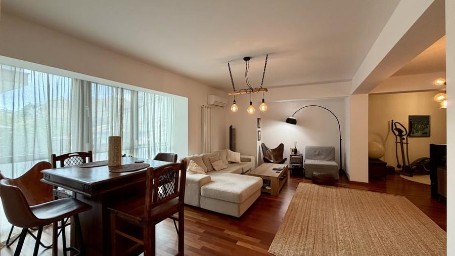 Apartament cu 3 camere semidecomandat, mobilat în Ultracentral
