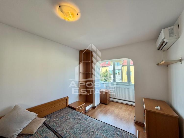 Apartament cu 3 camere decomandat, mobilat în Girocului