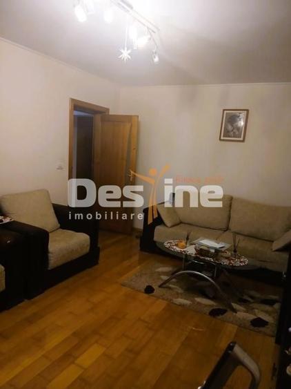 Apartament cu 3 camere decomandat, mobilat în Ultracentral