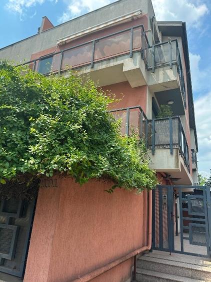 Apartament cu 2 camere semidecomandat, mobilat în 1 Mai