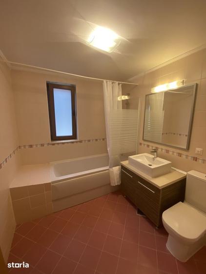 Casă cu 5 camere cu Teren 250 Mp în Central