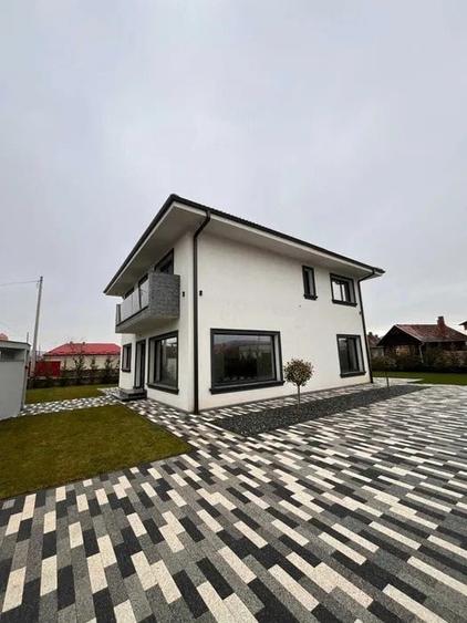 Casă individuală cu 4 camere cu Canalizare în Apahida