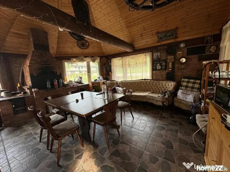 Casă cu 7 camere cu Teren 2500 Mp în Sucevița