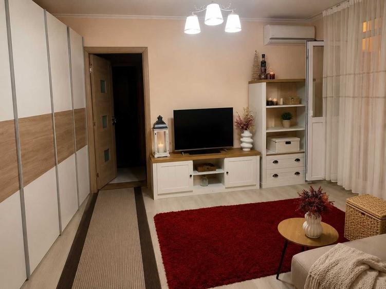 Apartament cu 2 camere semidecomandat în Cuza Vodă