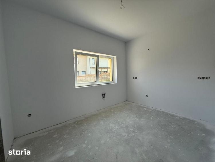 Casă cu 4 camere cu Teren 438 Mp în Apahida