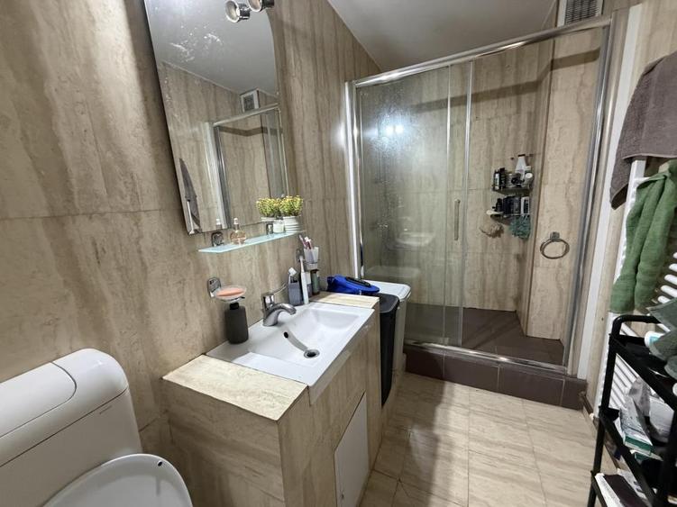 Apartament cu 4 camere semidecomandat, mobilat în Mărăști
