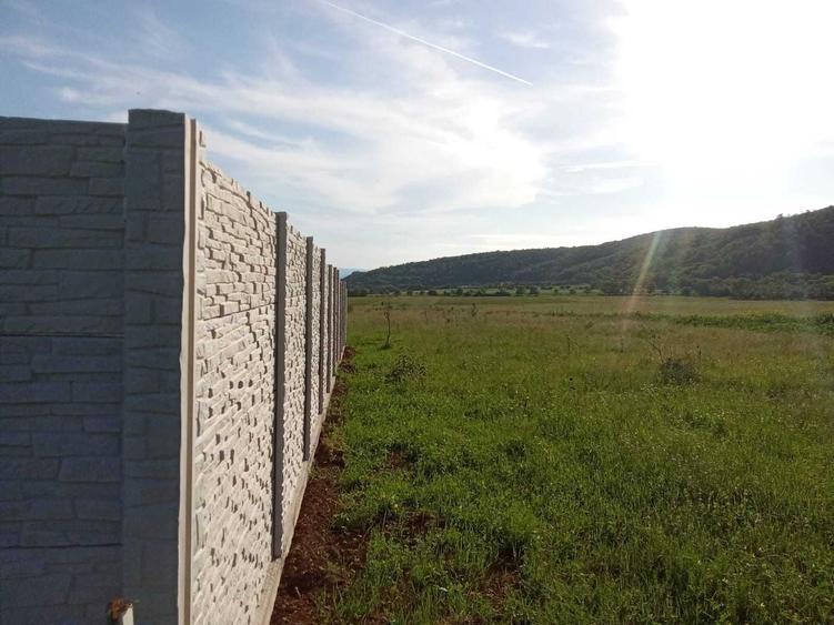 Teren de 5900 mp, în Bobâlna