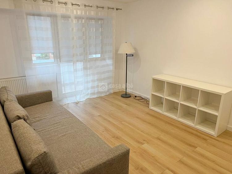 Apartament cu 2 camere decomandat, mobilat în Central