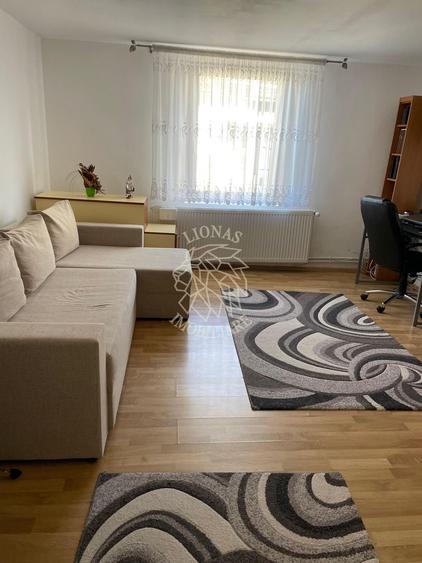 Casă individuală cu 3 camere cu Canalizare în Livezile
