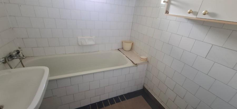 Apartament cu 3 camere semidecomandat în Colentina