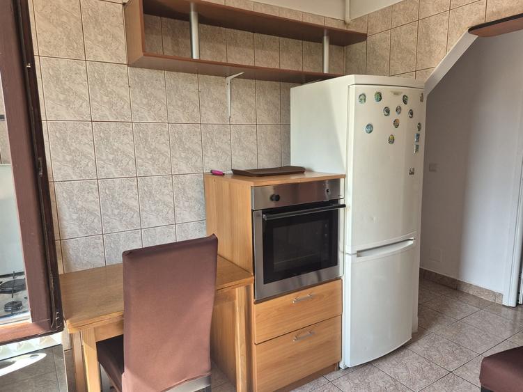 Garsonieră decomandată în Drumul Carului