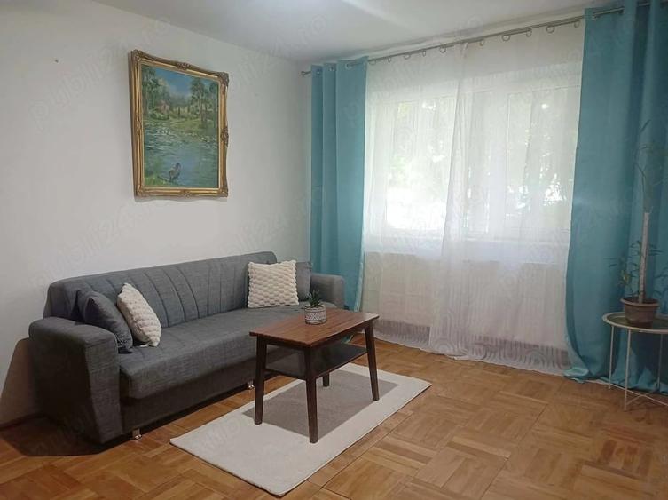 Apartament cu 2 camere semidecomandat în Boul Roșu